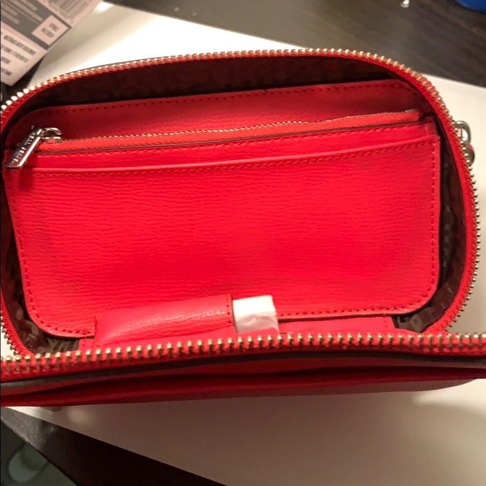 ❌SOLD❌ HENRI BENDEL COLORBLOCK WALLET - Picture 7 of 8